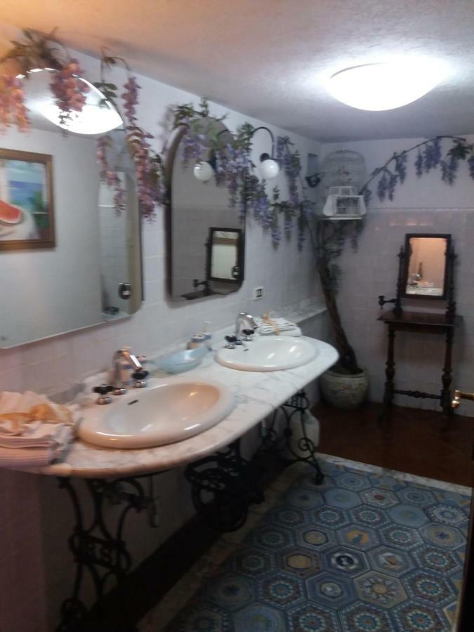 B&B Arechi ซาแลร์โน ภายนอก รูปภาพ