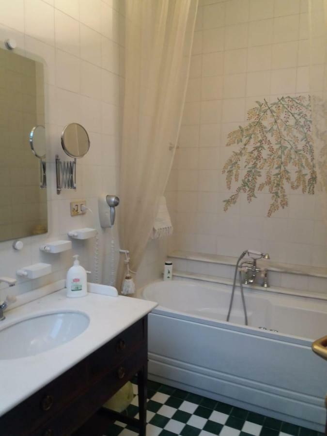 B&B Arechi ซาแลร์โน ภายนอก รูปภาพ