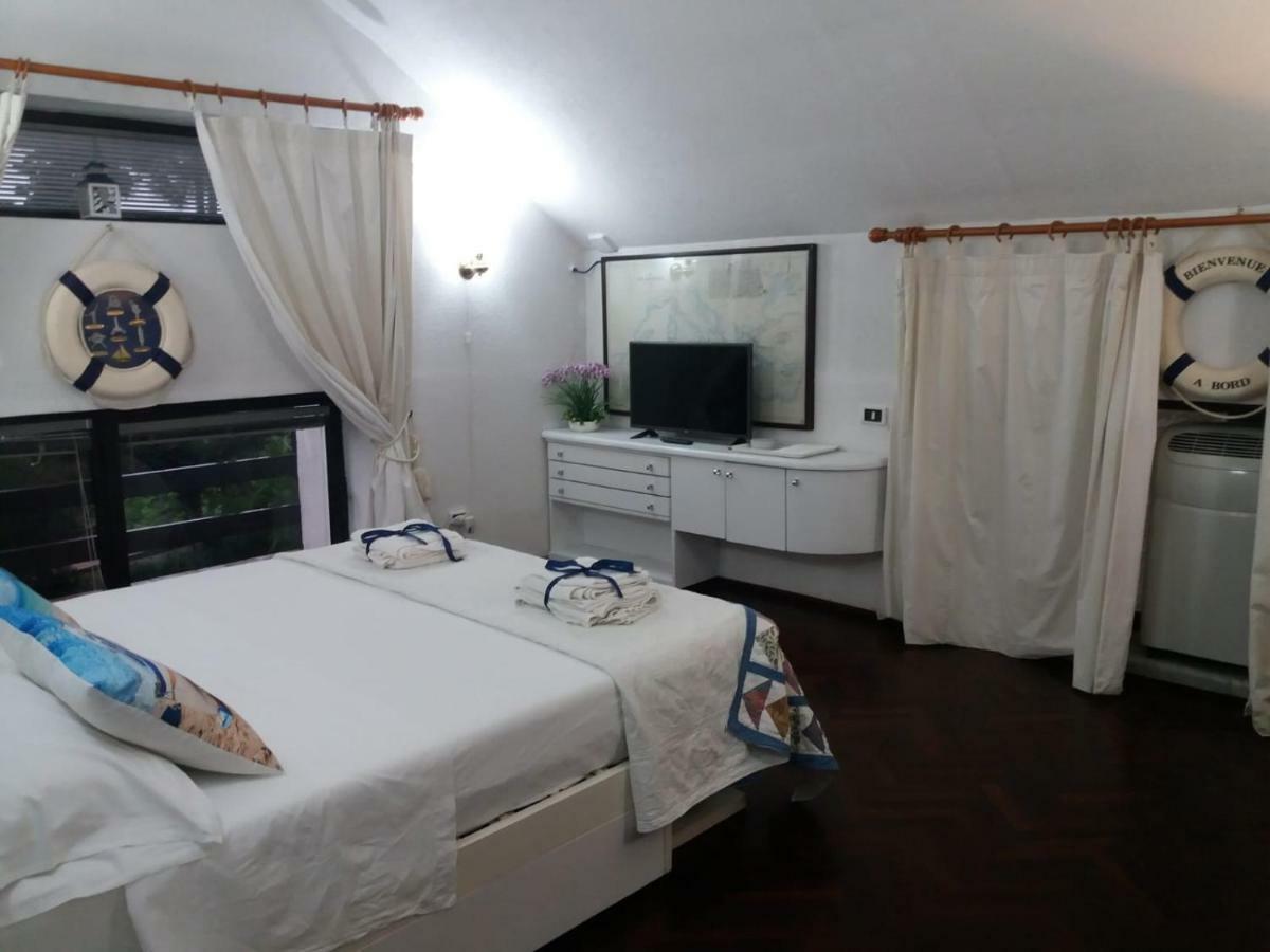 B&B Arechi ซาแลร์โน ภายนอก รูปภาพ